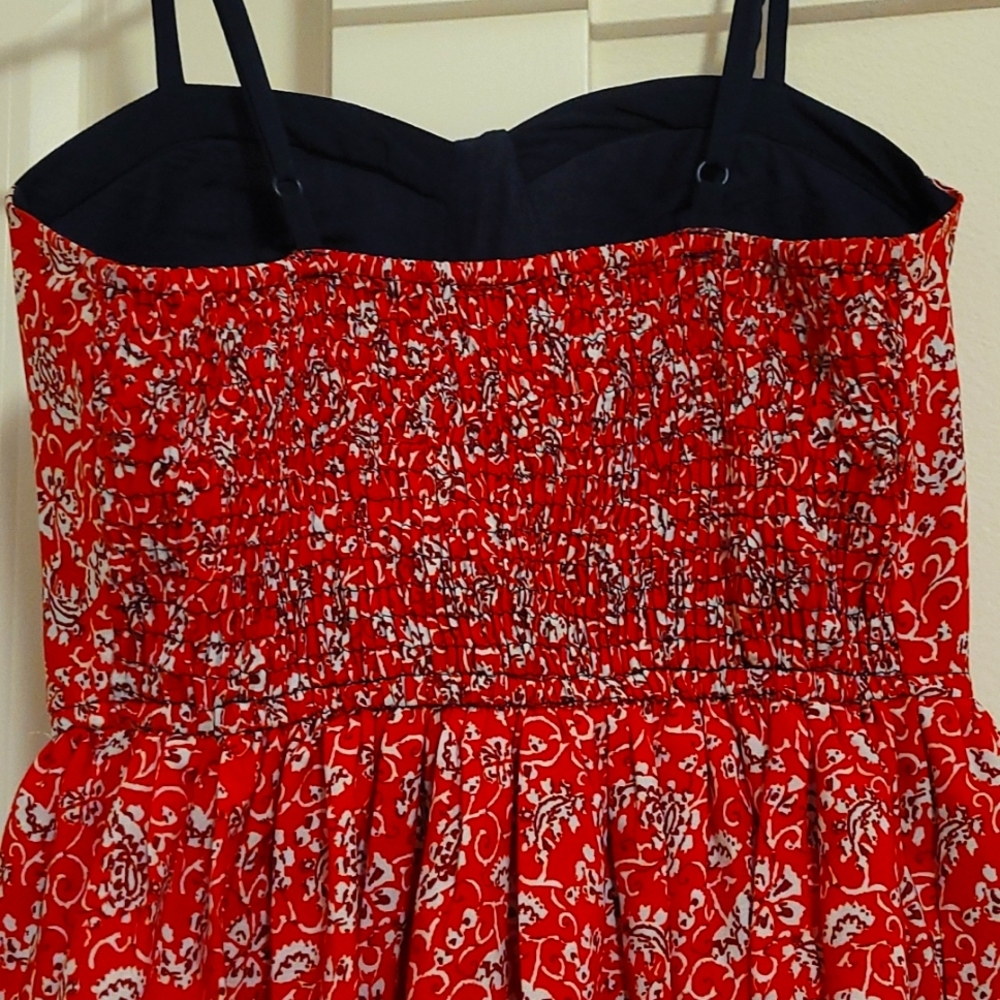 Dress - Picture 4 of 4